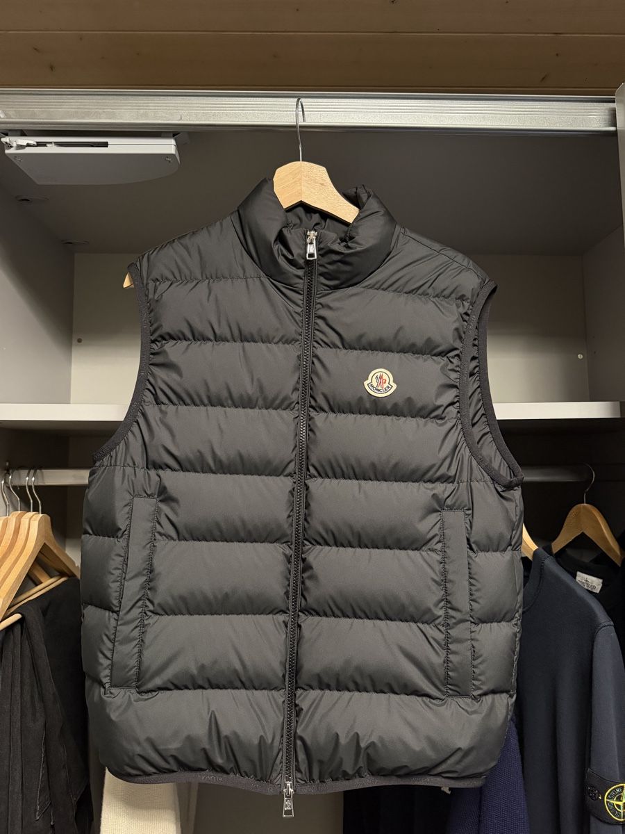 Moncler Gilet & Giacche: Moncler Contrin Daunenweste black – Nuovo (secondo la descrizione) da Spiez venduto da vvo_627h