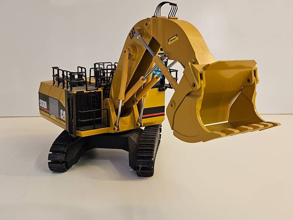 Caterpillar Escavatori: CAT 5130 Caterpillar Ladeschaufelbagger 1:50 – Usato da Wittenbach venduto da r_e_d87p