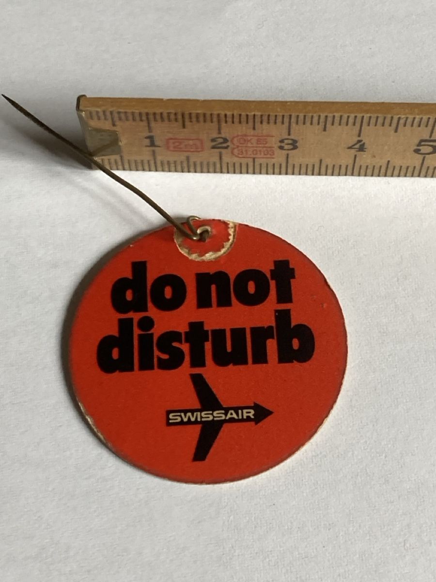 Spille & Fermagli: Do not disturb, Swissair – Usato da Lodano venduto da mabianco