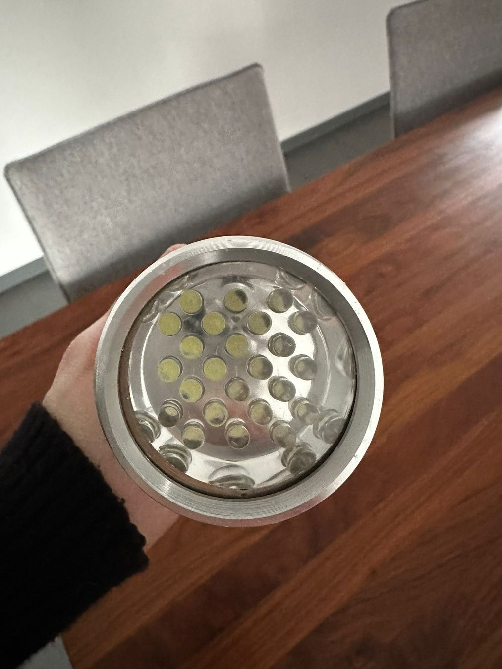 Lampade: Grosse LED-Taschenlampe, Aluminium – Nuovo (secondo la descrizione) da Olten venduto da MattRed 3