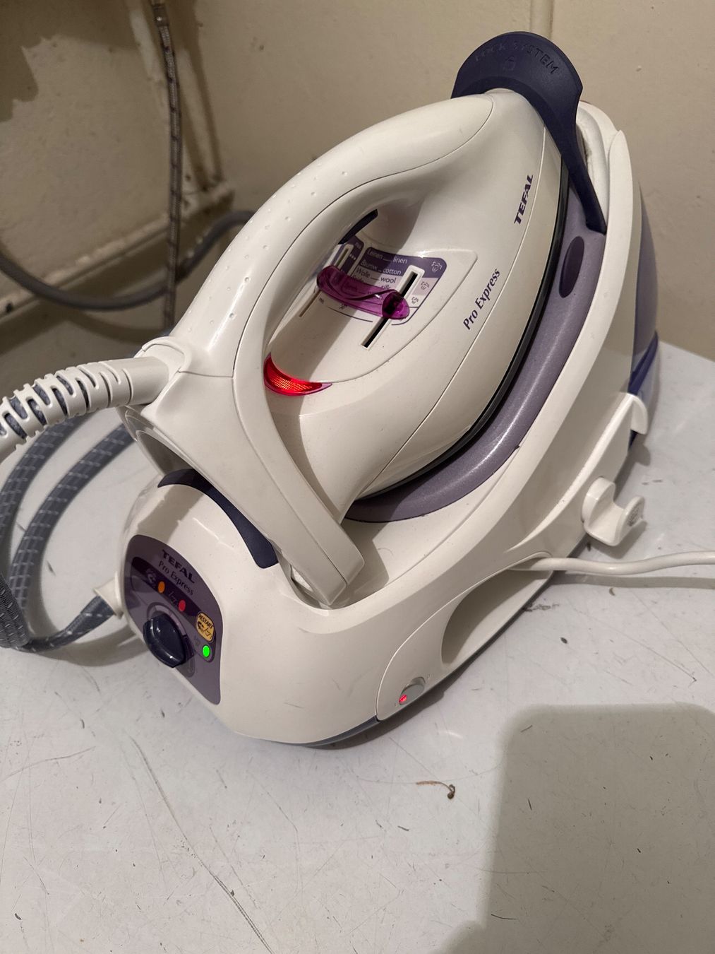 Tefal Ferri da stiro: Fer a repasser TEFAL pro express – Usato da St imier venduto da sav_bjf9 2