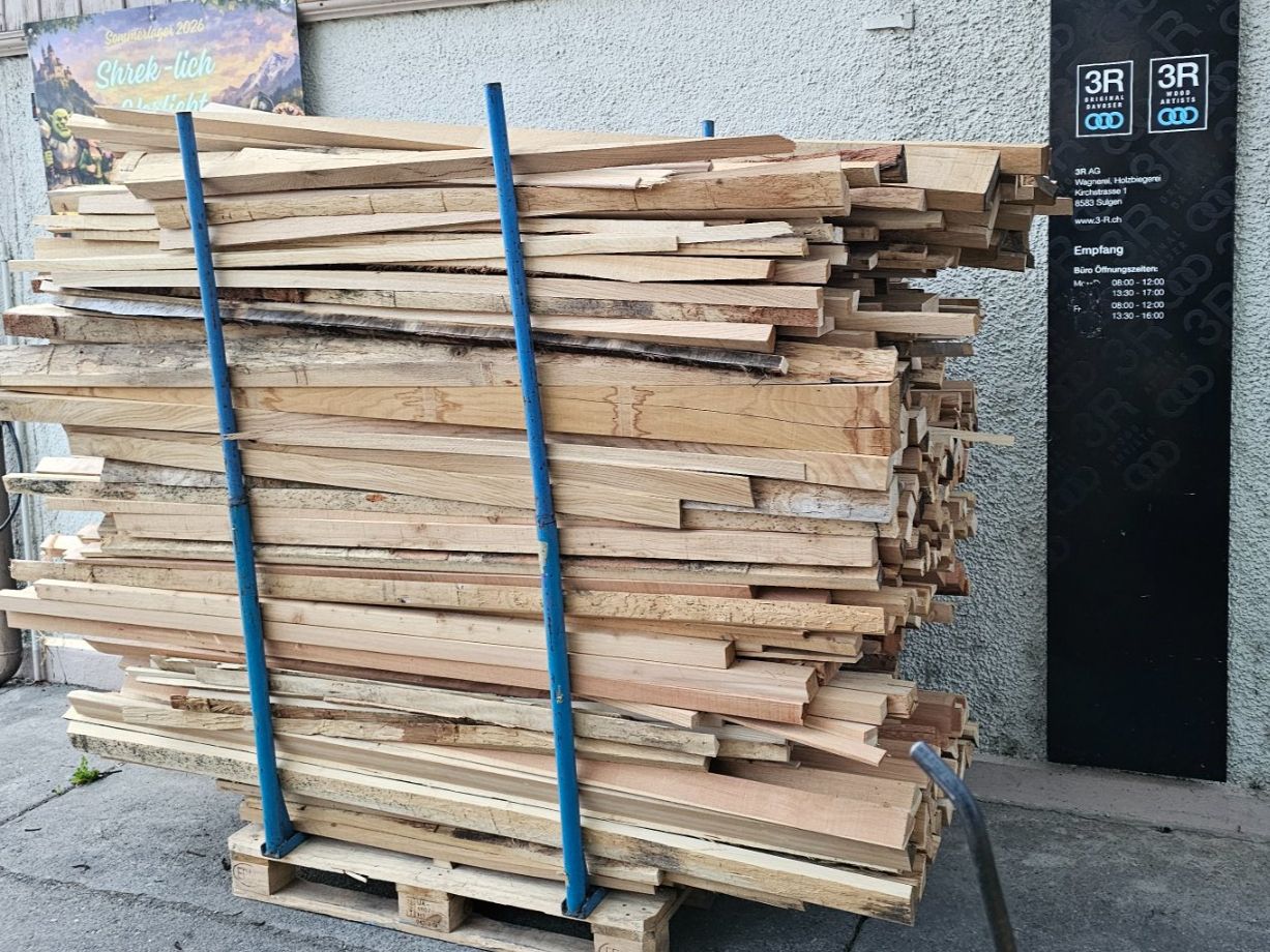 Articoli in legno: Abschnitte Holz zum Heizen oder Basteln, sofort verfügbar – Usato da Sulgen venduto da E_Dreier 3