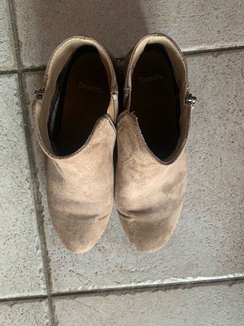 Bench Scarpe da donna: Hellbraune Stiefeletten von Bench,  Grösse 36, neuwertig – Usato da Windisch venduto da Trudi45 3