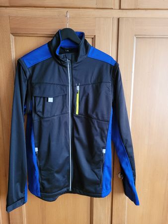 Top Zustand: Softshell Jacke Grösse M (48/50) Übergangsjacke