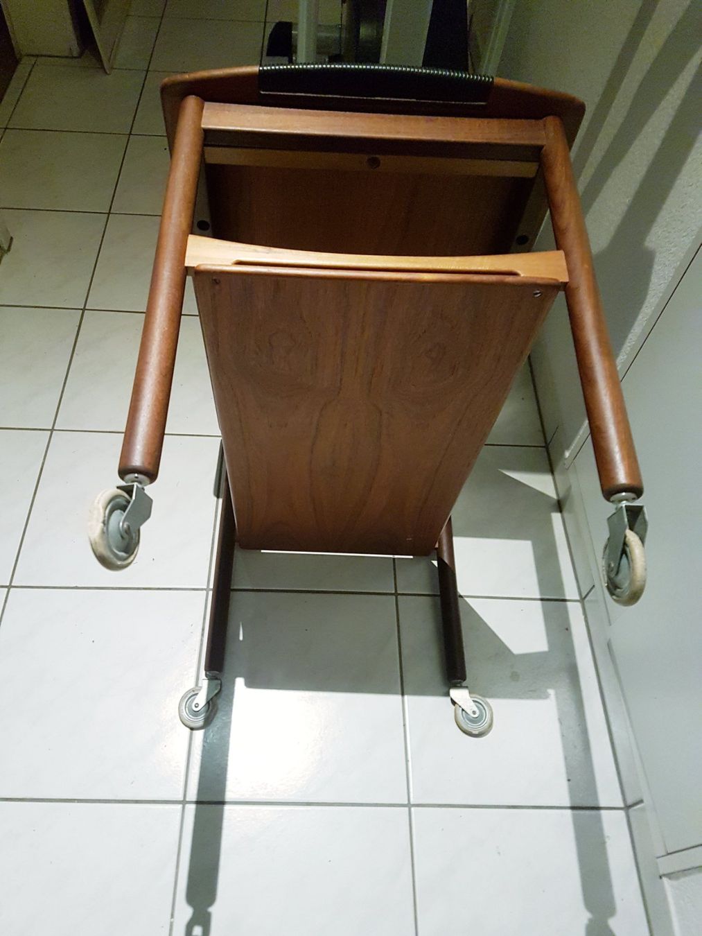 Servierwagen: Servierwagen  Teak Denmark – Gebraucht aus Wallisellen von Swissline11 2