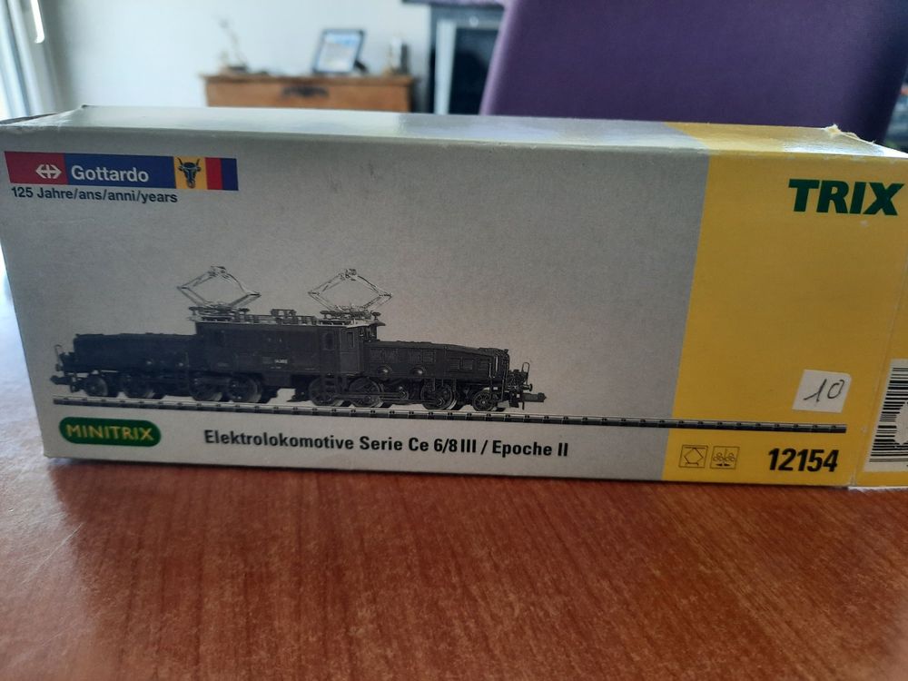 Minitrix N 2160 Dieselok BR V 200 137 der DB (Gebraucht) in Vufflens-la