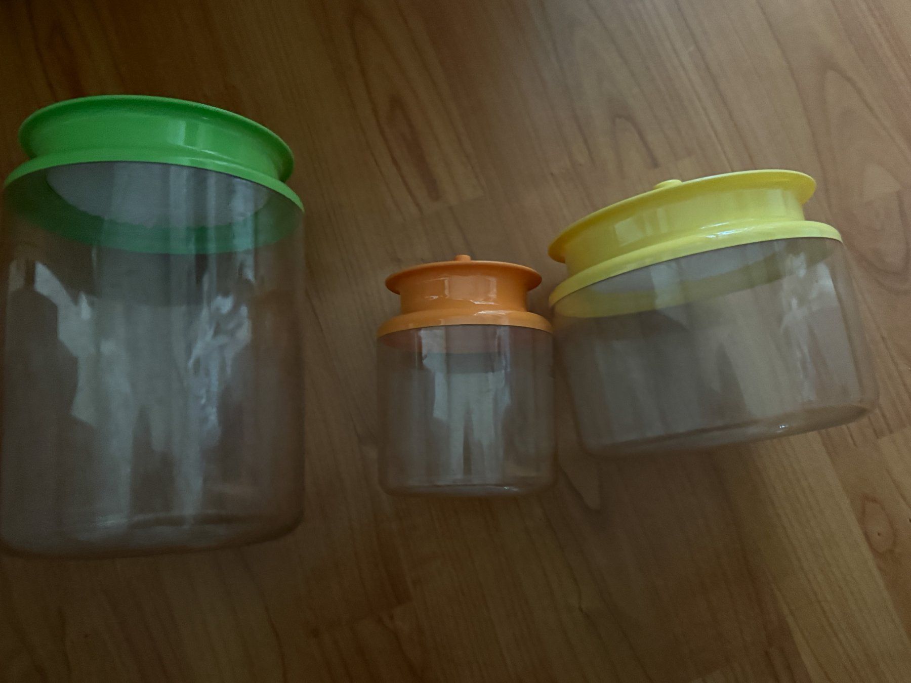 Tupperware Behälter & Ähnliches: Vintage Tupperware Dosen – Gebraucht aus Wängi von squirrelwoman 1