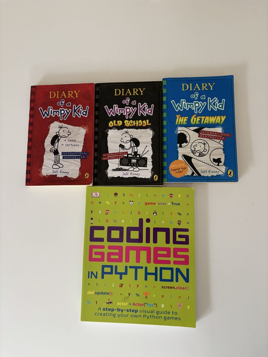 Bücher: Diary of a Wimpy Kid books + Coding games Python – Gebraucht aus Kilchberg ZH von HGD8008