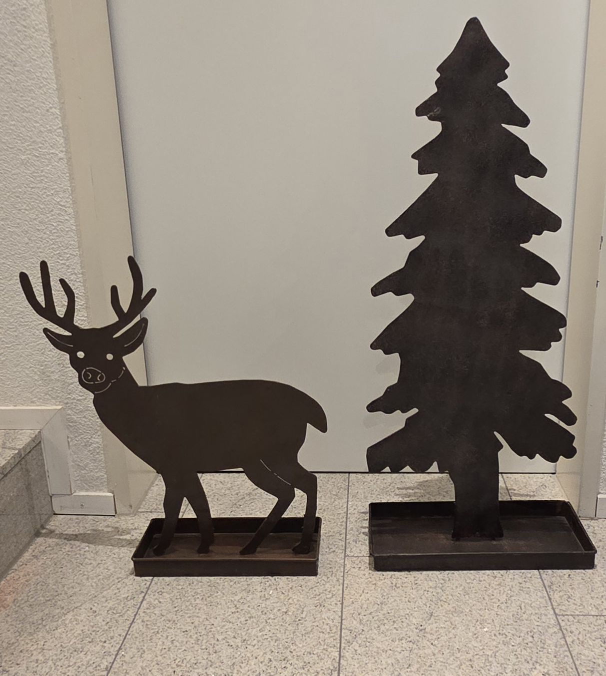 Tutte le decorazioni: Weihnachts-Tanne und Hirsch – Usato da Kastanienbaum venduto da fam_dbn8