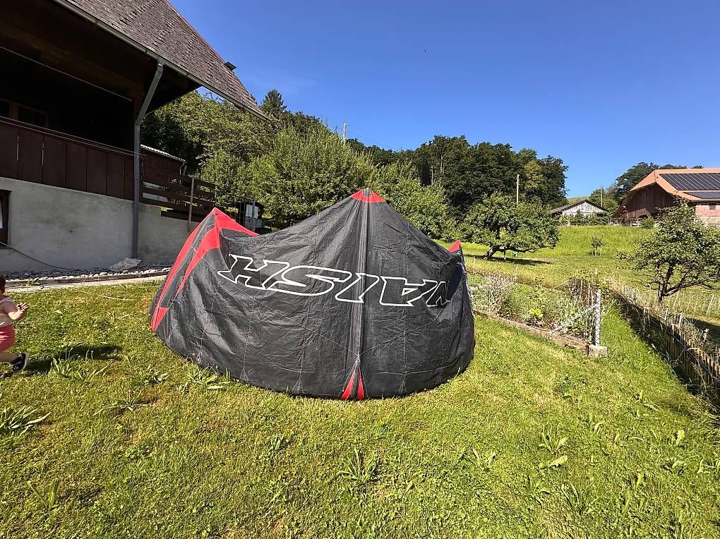 Naish Aquilone: Naish Dash s26 10m2 – Usato da Melchnau venduto da Swifty 1