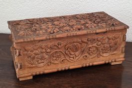 Holzschatulle, floral, antik, Sammlerstueck