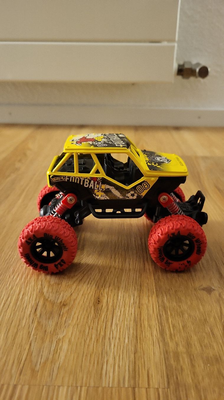Spielzeuge: Monstertruck "Football 08" – Gebraucht aus Buttikon SZ von and_sck5