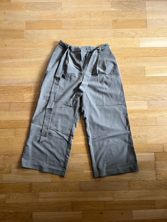 Sommerliche Bundfaltenhose mit Bindegürtel, Gr. 36
