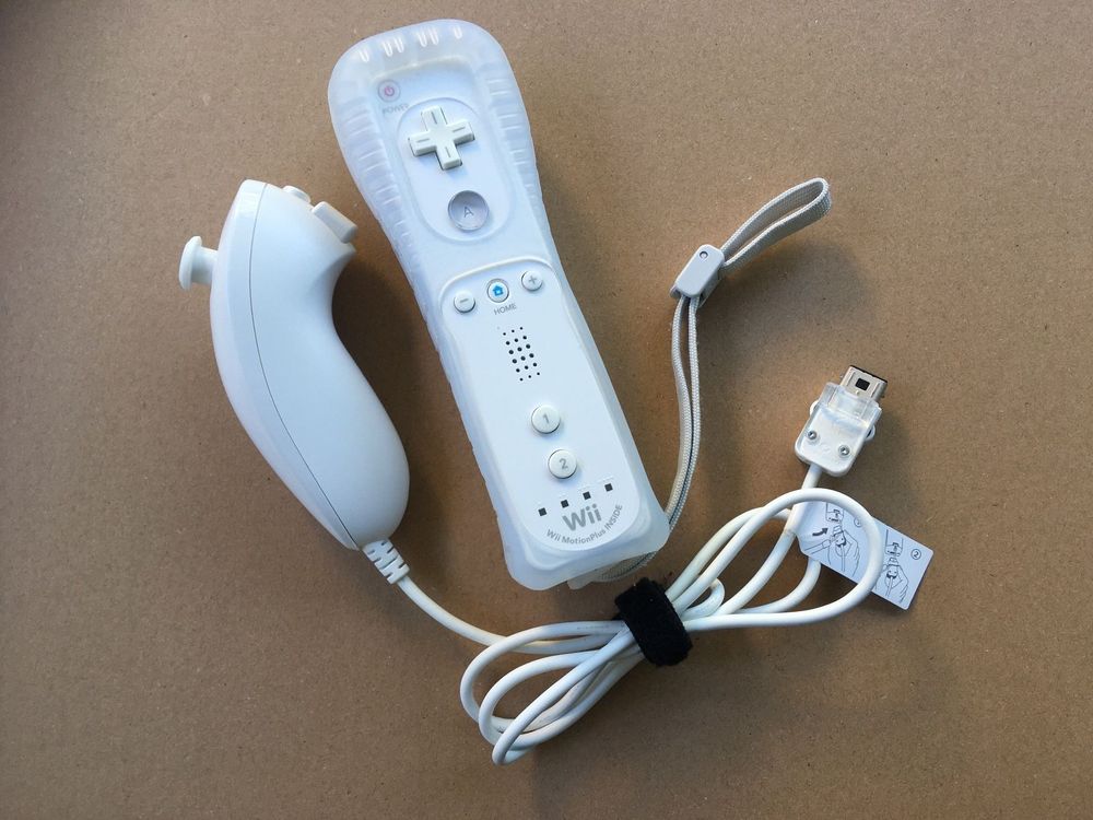 Nintendo WII Motion Plus Controller + Nunchuck Kaufen auf Ricardo