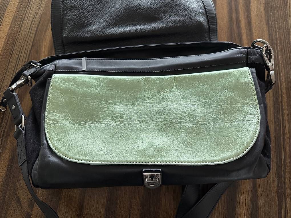 Borse da donna: Blackbeard Tasche schwarz/grün metallic – Usato da Stäfa venduto da Power34 2