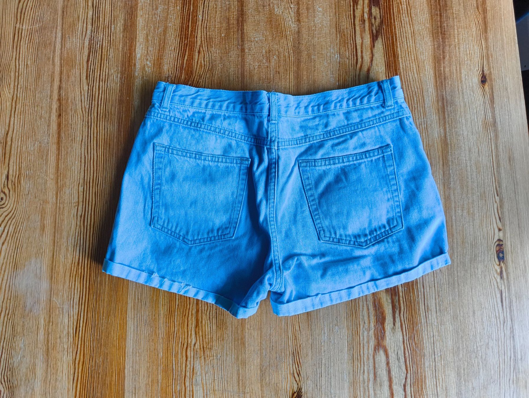 Topshop Hosen: Topshop Damen Jeans Shorts – Gebraucht aus Zürich von san_7jn8 1