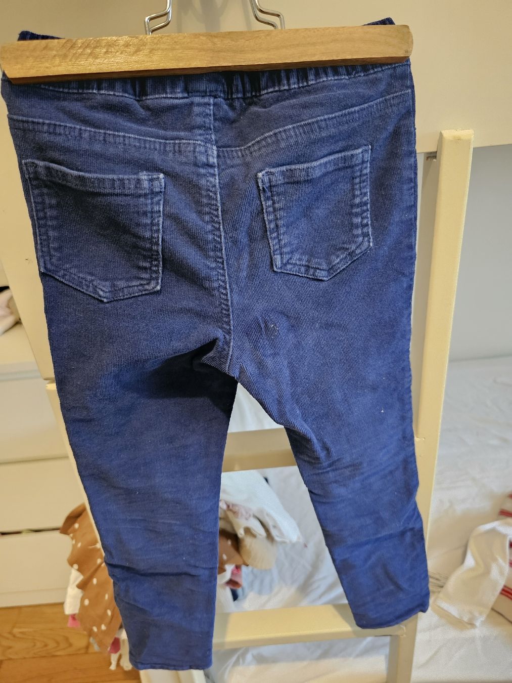 H&M Pantaloni: H&M Pull on velvet trousers – Usato da Cologny venduto da Selin34 2