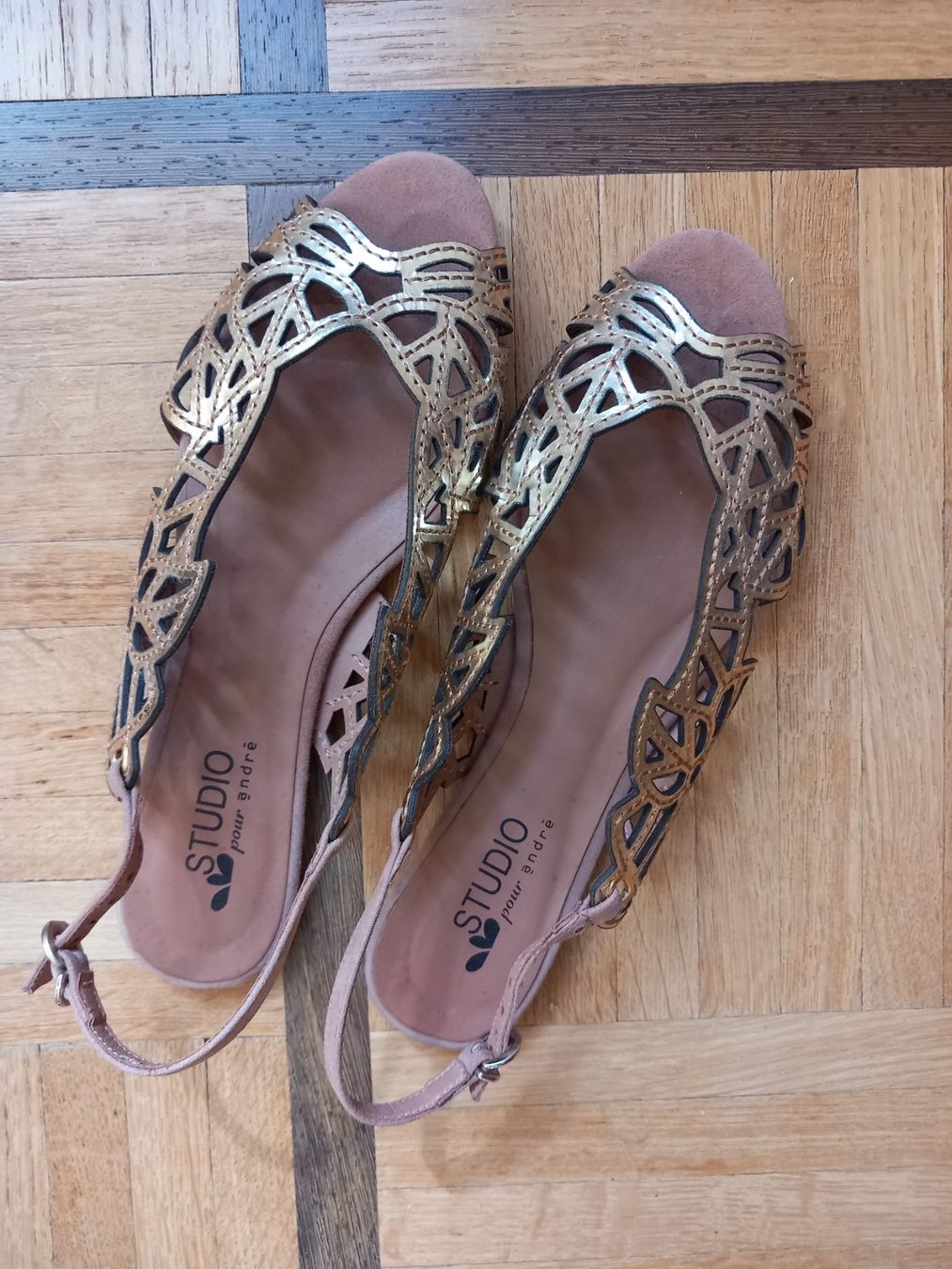 André Scarpe da donna: Sandales Studio pour André – Usato da Fribourg venduto da sha_66w9