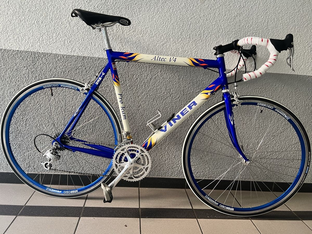 Vélos: Viner Altec V4 Rennrad   – D'occasion à Kleindöttingen par NextOne