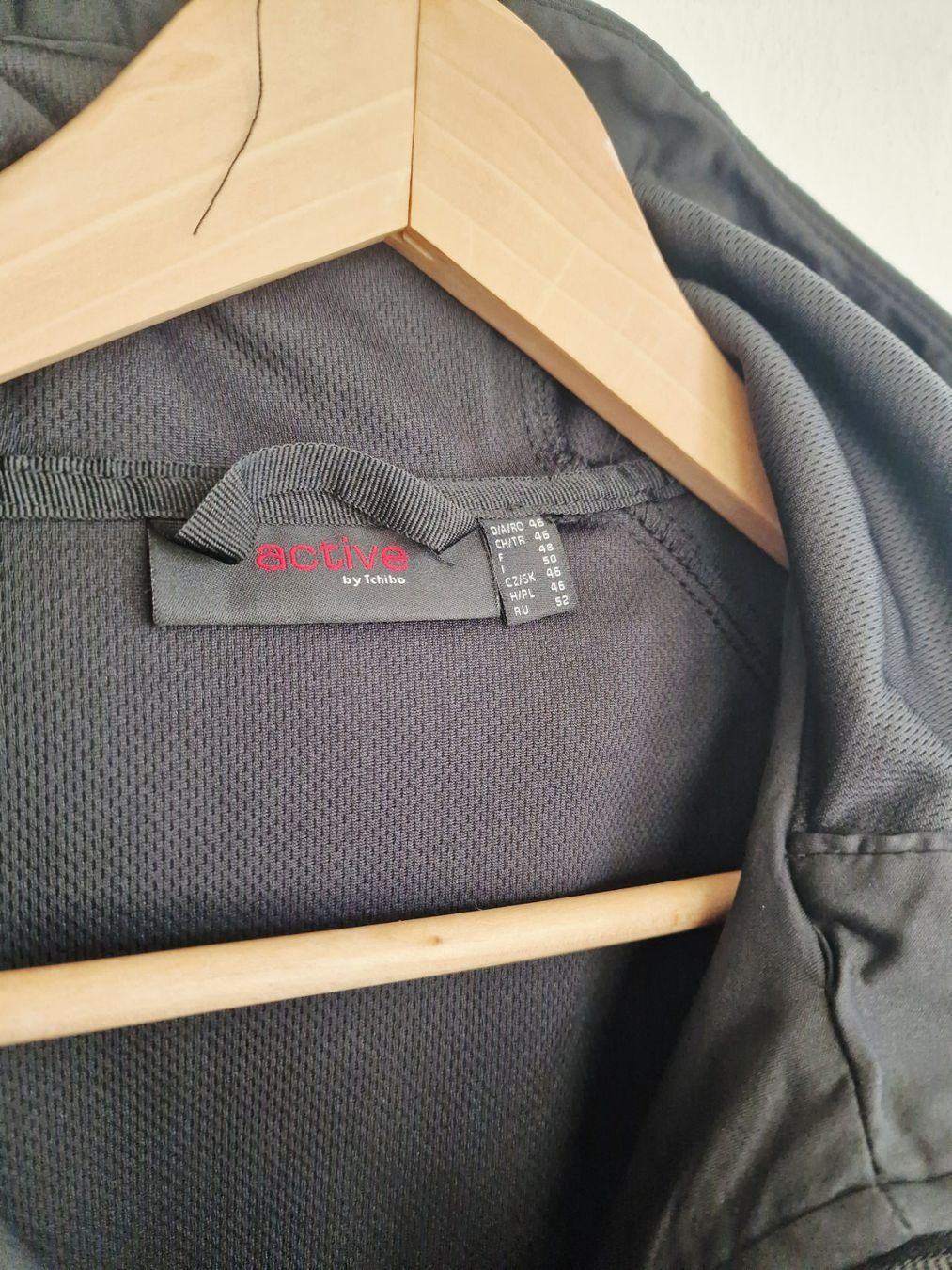 Tchibo Giacche: Damen Softshell Jacke Tchibo active Gr. L Schwarz - wie neu – Usato da Hallau venduto da CHACLA 3