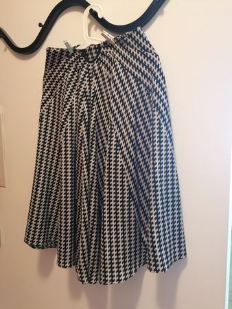New. Black and White Houndstooth Skirt, Great deal!