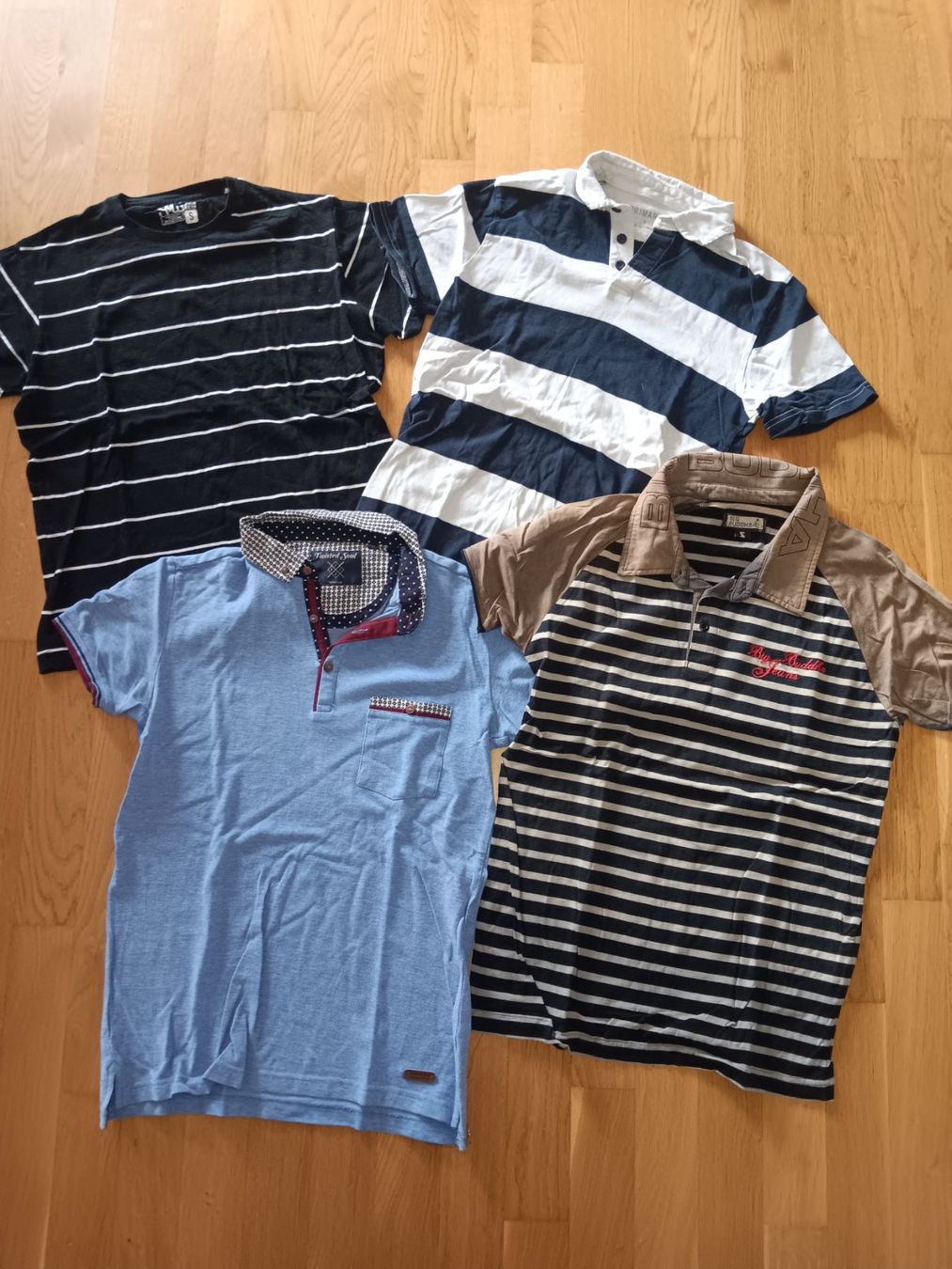 Lotti di vestiti: Shirt's Paket Gr.S – Usato da aarburg venduto da macacito