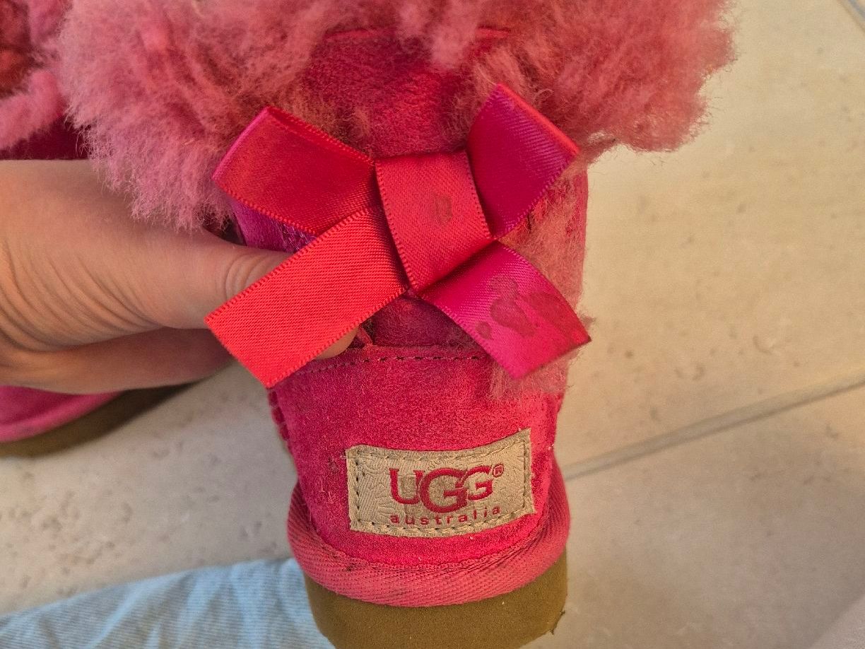 Ugg Schuhe für Mädchen: Ugg Boots Bow original, Grösse 22.5, Pink – Gebraucht aus Adliswil von Stardust11 3