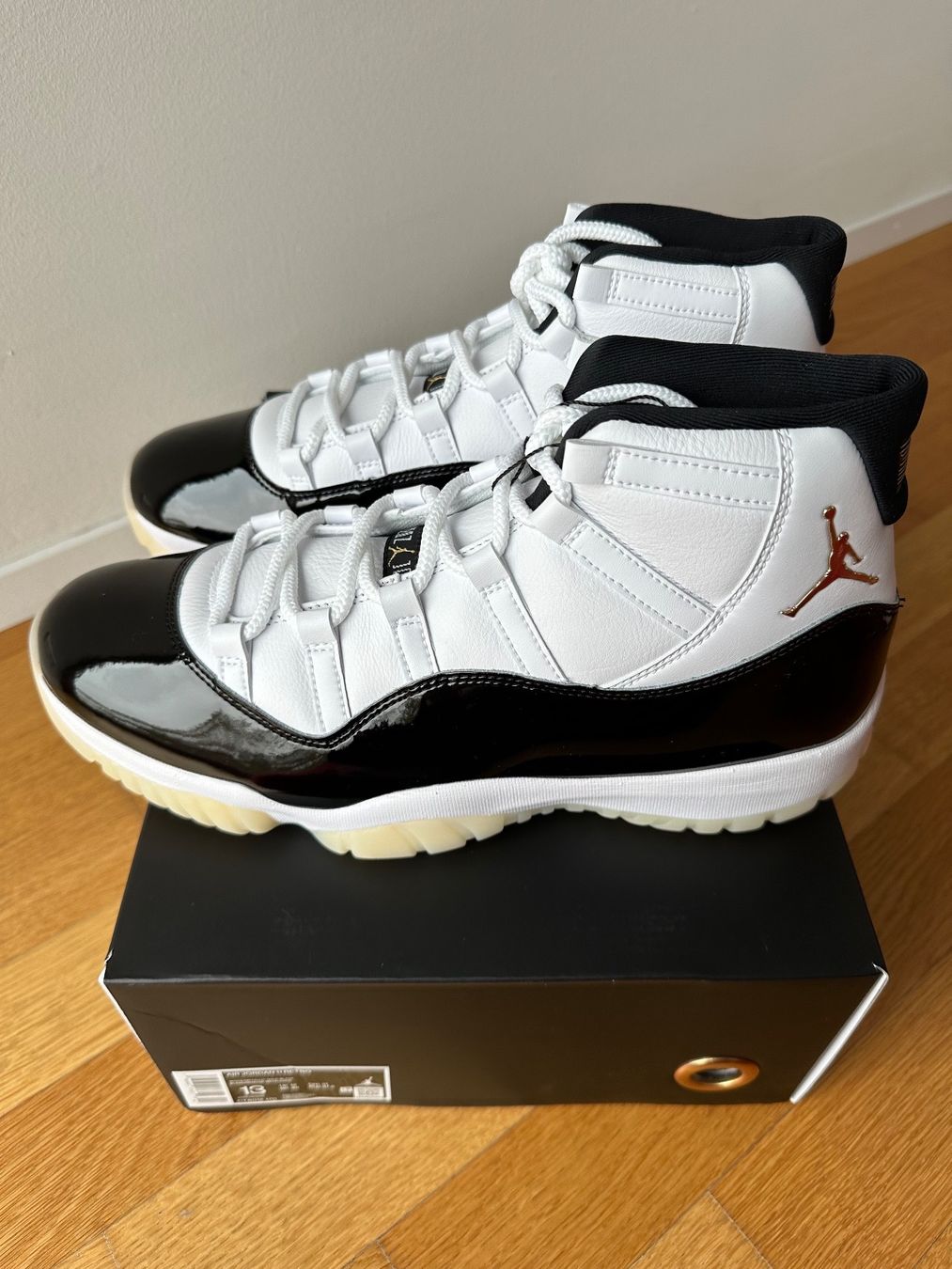 Jordan Scarpe da uomo: Air Jordan 11 Gratitude – Nuovo e nell'imballaggio originale da Luzern venduto da Luxury82 2