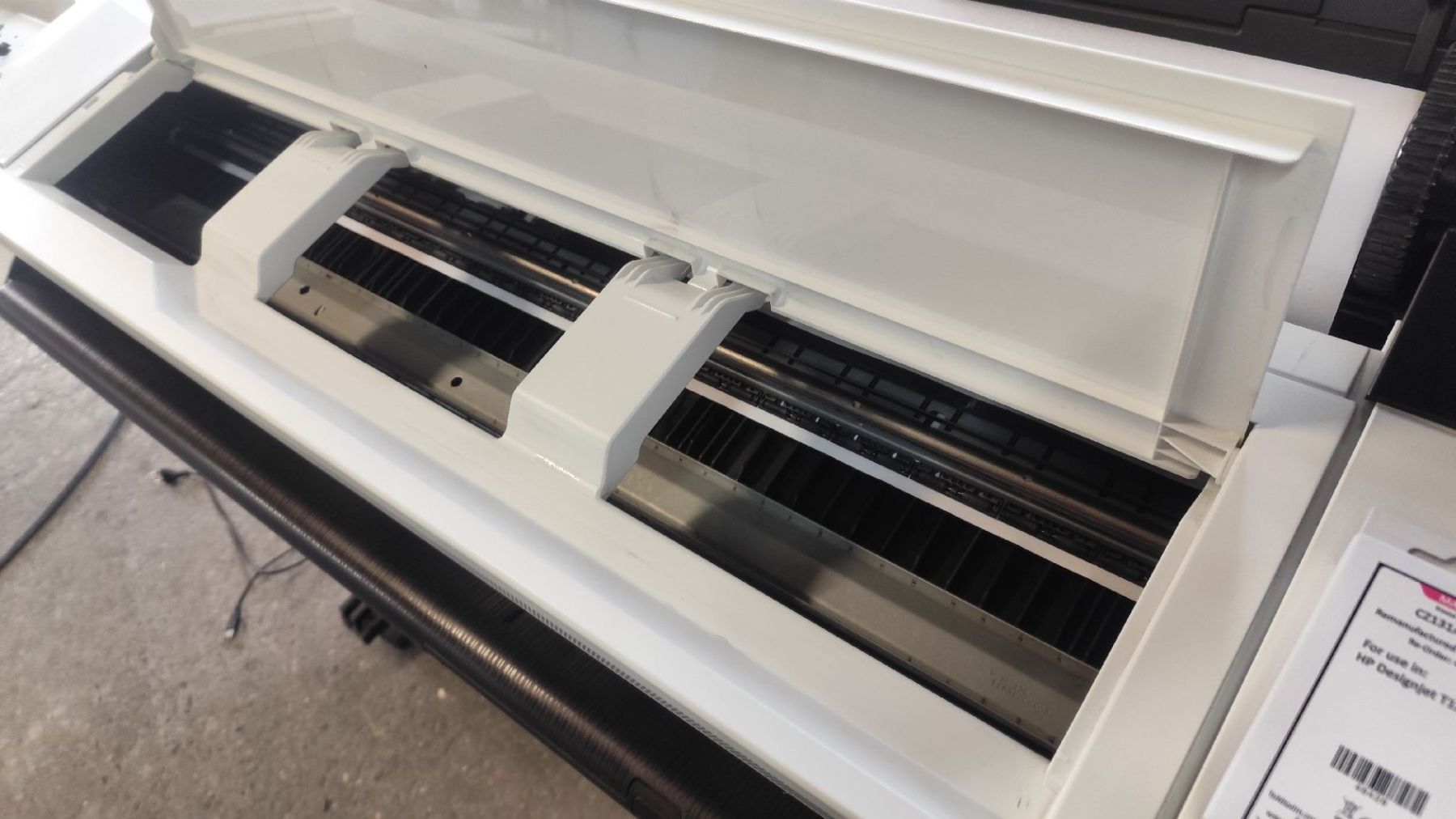 Hewlett Packard Imprimantes: HP Plotter DesignJet T525 mit Zubehör – D'occasion à Liebefeld par Oakman771 6