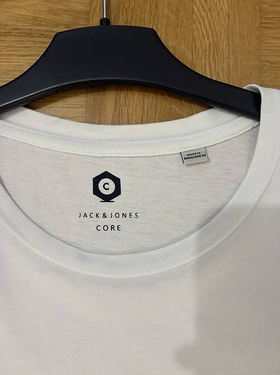 T-shirt: T-Shirt in Weiss – Usato da Schaffhausen venduto da jan_pzd5 2