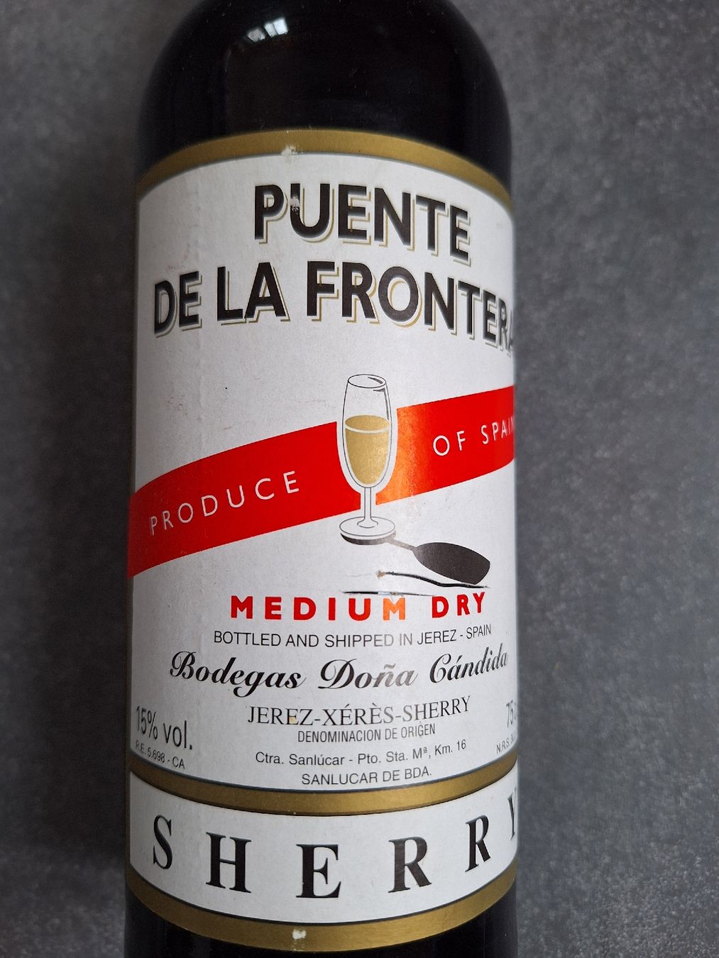 Bevande alcoliche: Sherry – Nuovo (secondo la descrizione) da St.Gallen venduto da dajo0809 1