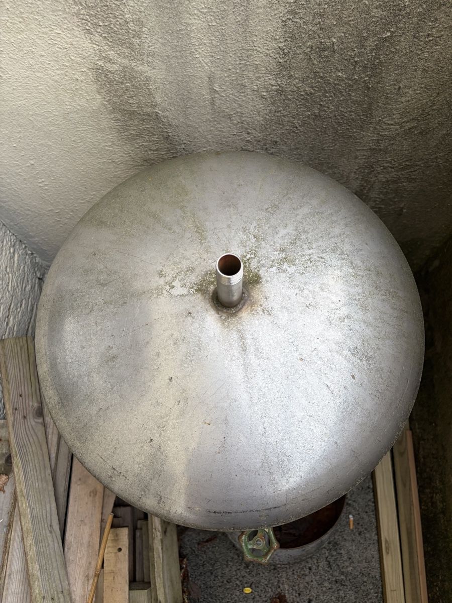 Abbeveratoi e trogoli: Wassertank Metall stehend gebraucht – Difettoso da Uster venduto da Smint12 2