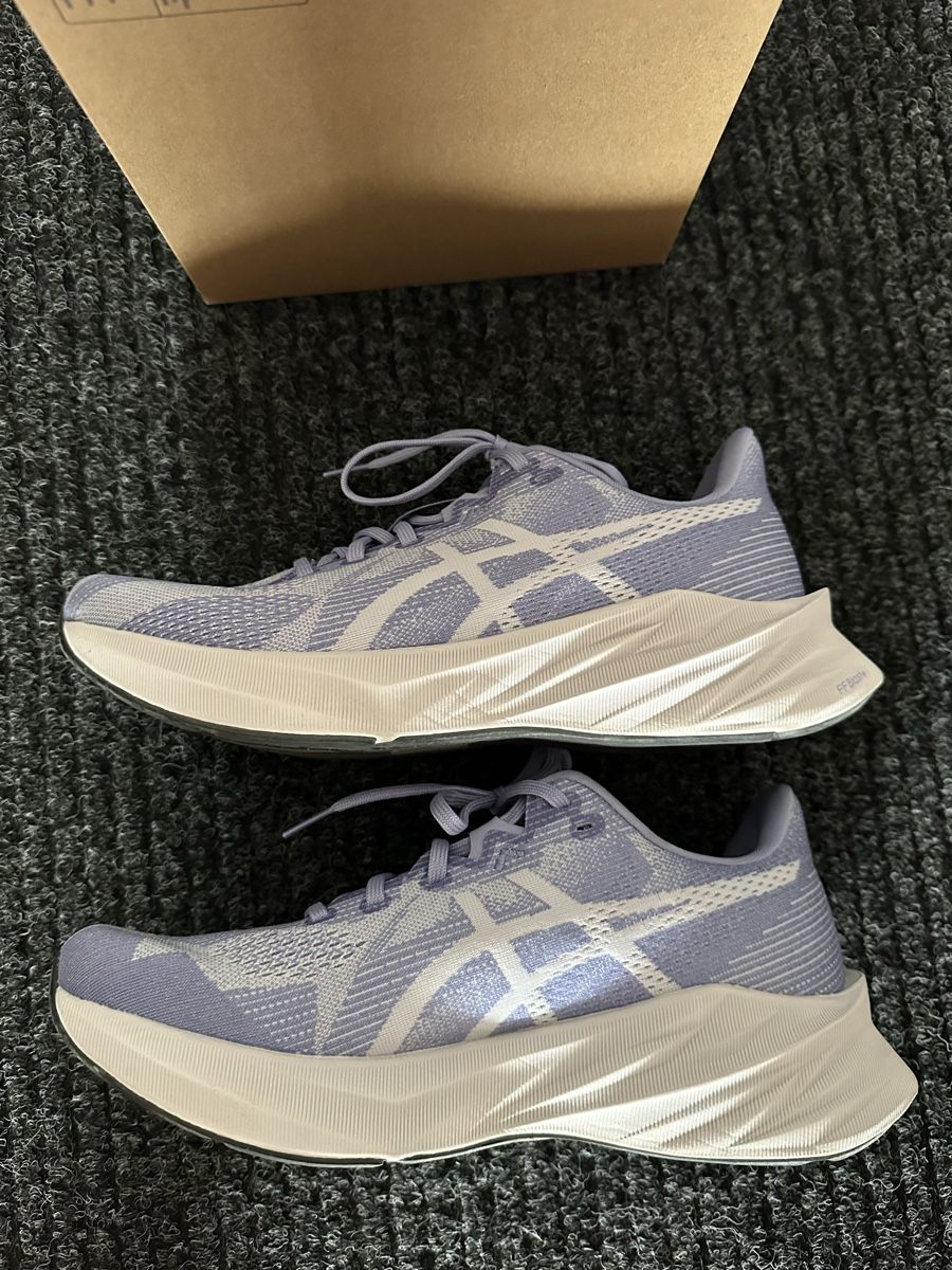 Asics Scarpe da donna: Asics Running Schuh Dynablast 5 Grösse 42.5 – Nuovo (secondo la descrizione) da Aegerten venduto da Miggi_7 3