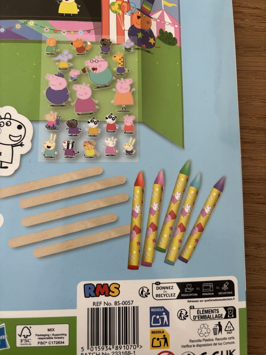 Spielzeuge: Peppa Pig colour your own Puppet Theatre – Neu und originalverpackt aus Rüti ZH von lau_5yjf 5