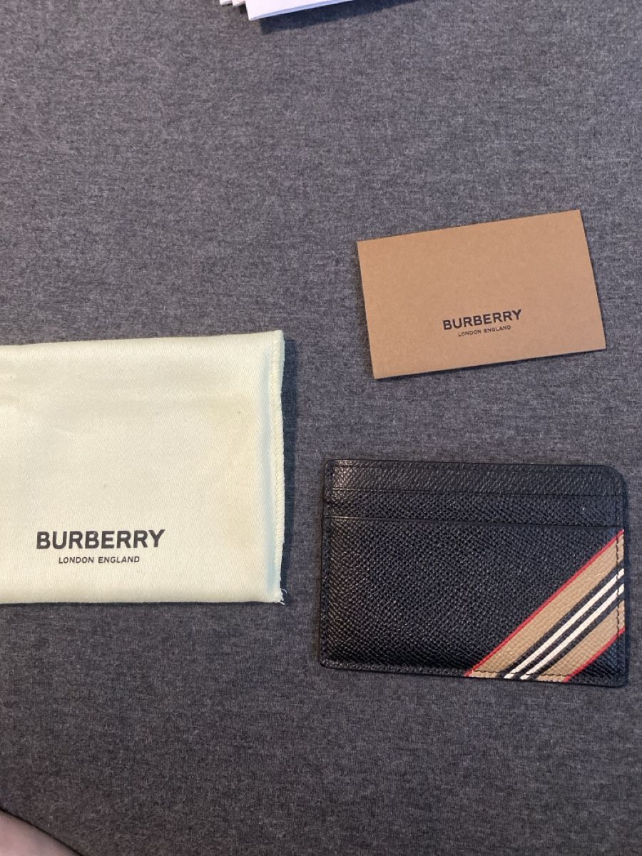 Burberry Brieftaschen: Porte carte burberry – Neu (gemäss Beschreibung) aus Chêne-Bougeries von Carol_gllo