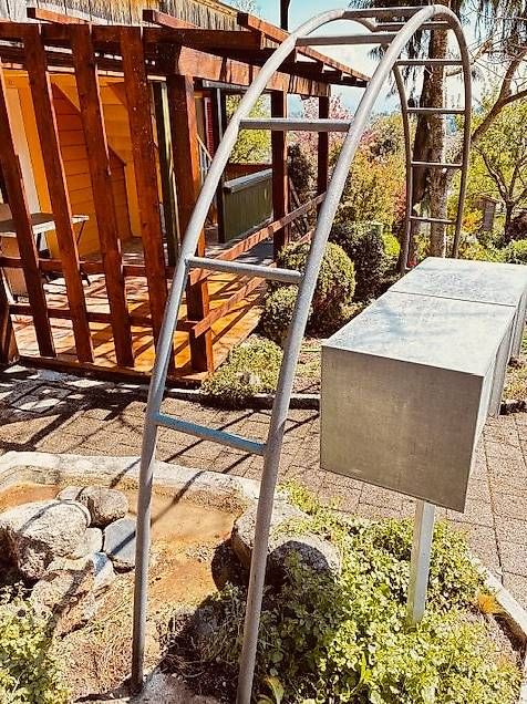 Tiro con l'arco: Ein Rosenbogen  zum Gartenparadies: – Usato da Wattenwil venduto da topcash4you 1