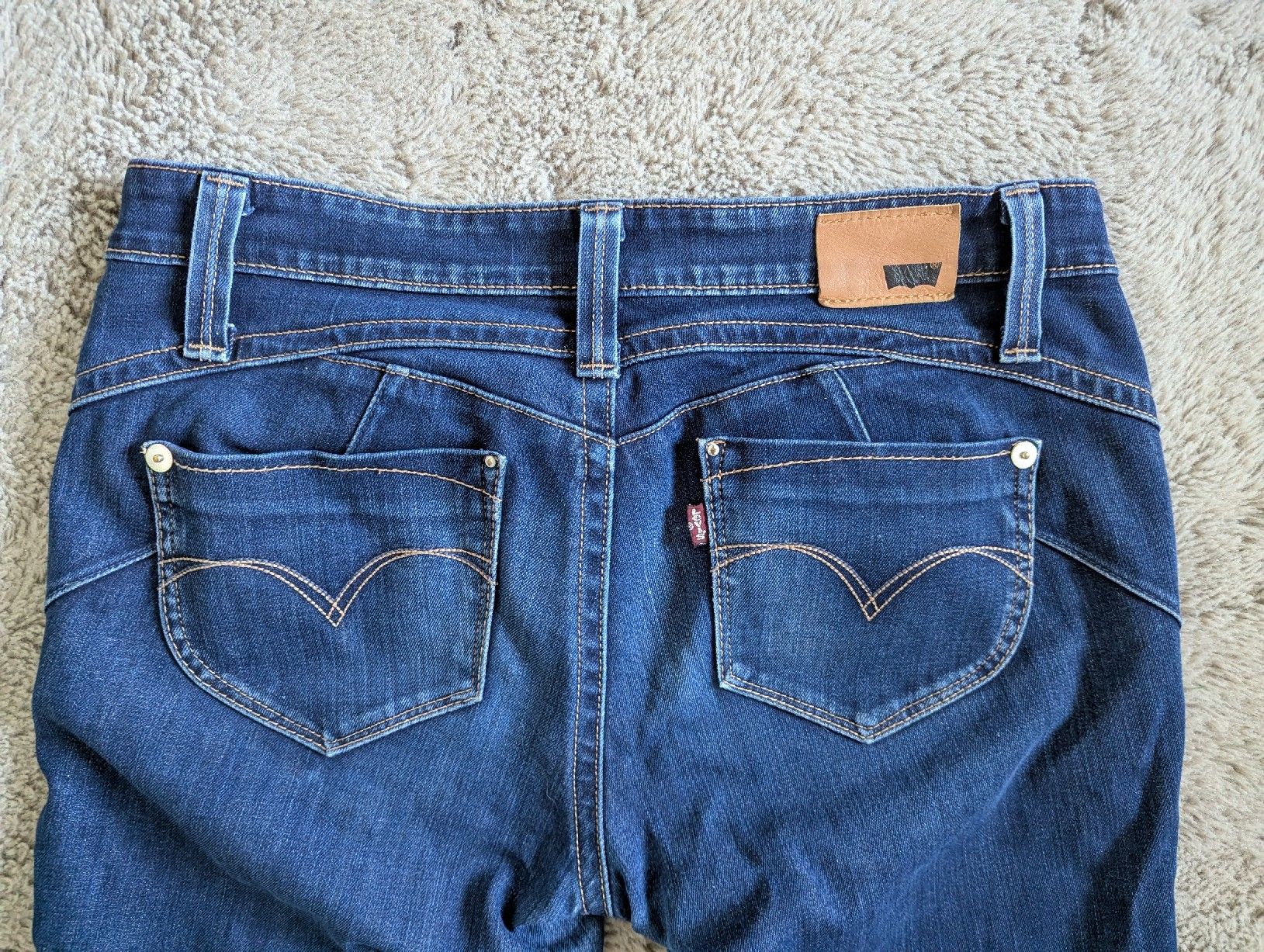 Levi's Jeans: jean Levi's 30 – Nuovo (secondo la descrizione) da Montreux venduto da dem_gyt9 4