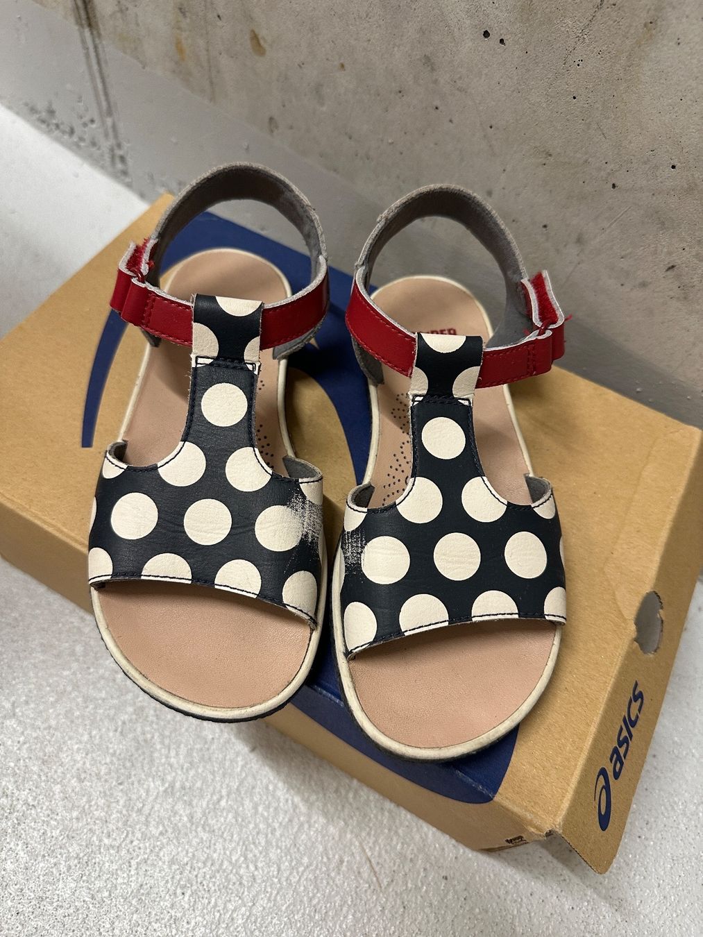 Schuhe für Mädchen: Camper und havaianas Gr 32 – Gebraucht aus Gümligen von xifenglie 1