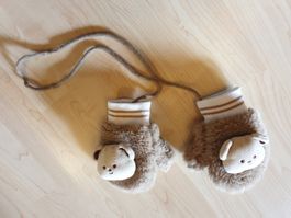 Gefütterte Handschuhe mit lustigem Bären