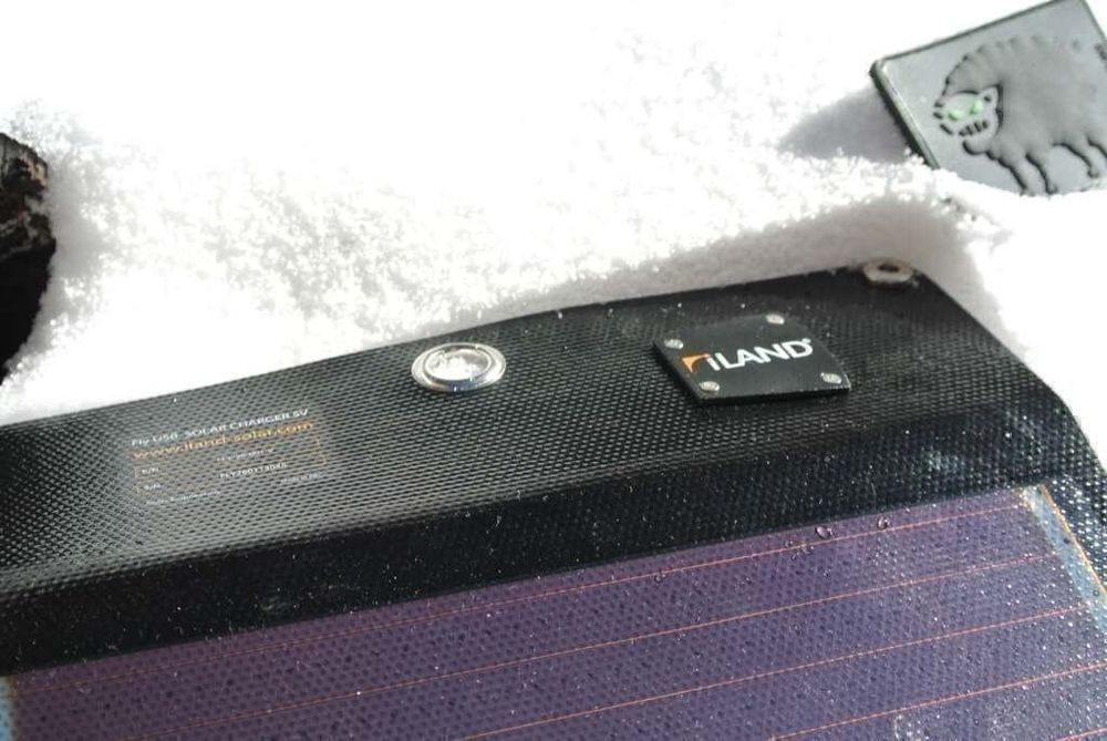 Dispositivi a energia solare: Chargeur solaire (USB) pliable (NEUF) – Nuovo e nell'imballaggio originale da La Neuveville venduto da Oxalis-Studios 4