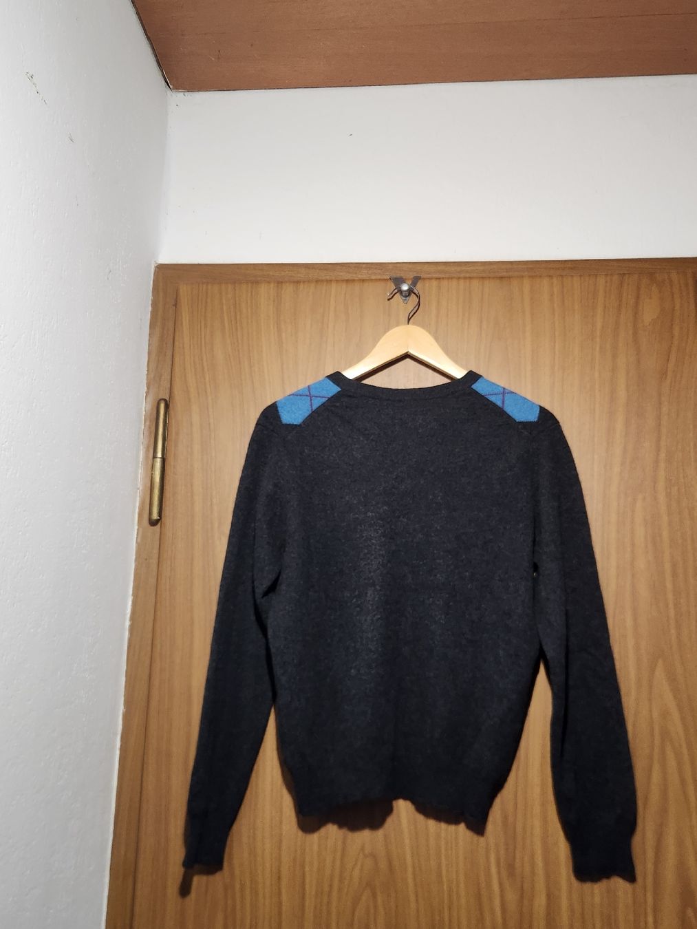 Maddison Pulls & Sweat-shirts: Pull col V Maddison cachemire taille S/M motif argyle – D'occasion à Niedergösgen par Eva2410 1