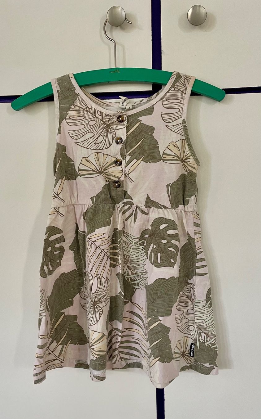 Rip Curl Kleider & Röcke: Mädchen Kleid Rip Curl Grösse 6 mit Blattmuster – Gebraucht aus Biel/Bienne von linette78