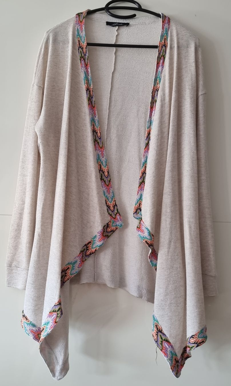 Giacche: Leichte Strickjacke mit Ethno-Muster, Grösse M/L – Usato da Luzern venduto da Luzern_Energy