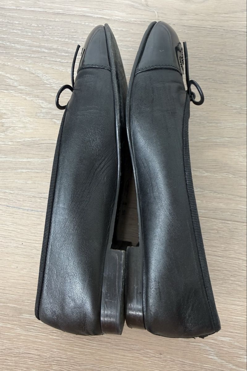 Chanel Chaussures femmes: Chanel Ballet Flats Black Leather, Size 37.5 – D'occasion à Zug par Beolingus22 5