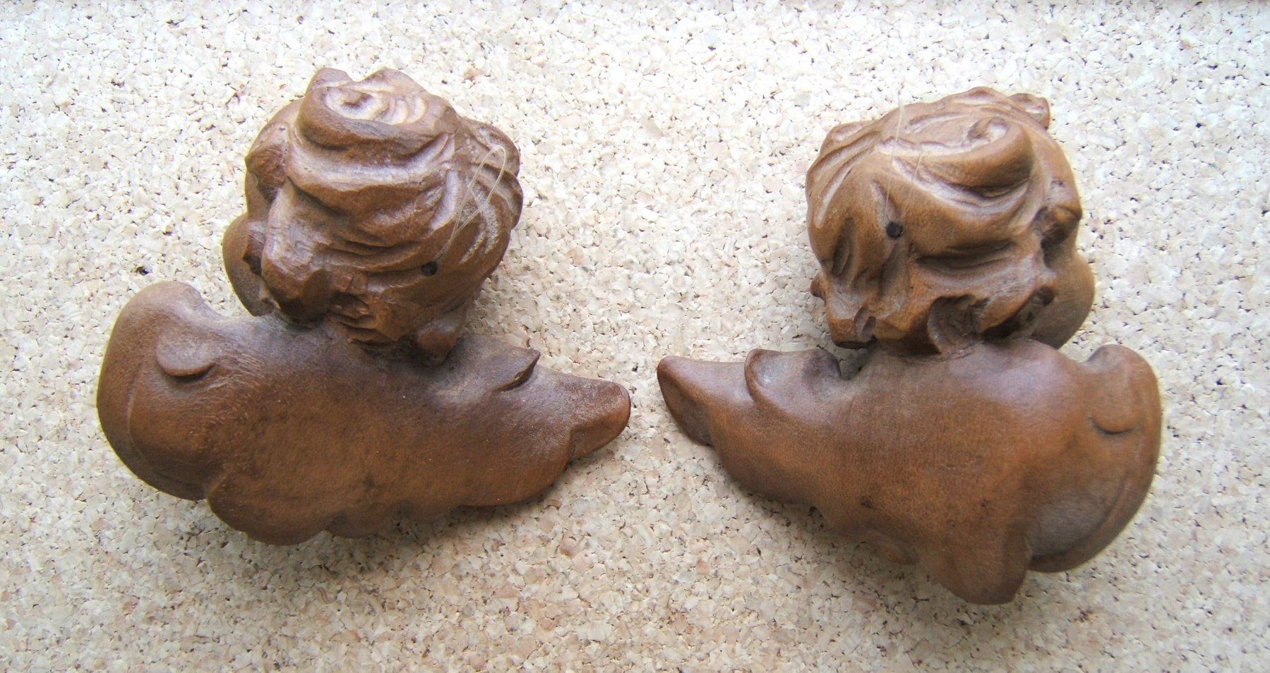 Figuren: 2 SCHÖNE HOLZENGEL HANDGESCHNITZT – Gebraucht aus Brunnen von Nonne04 1