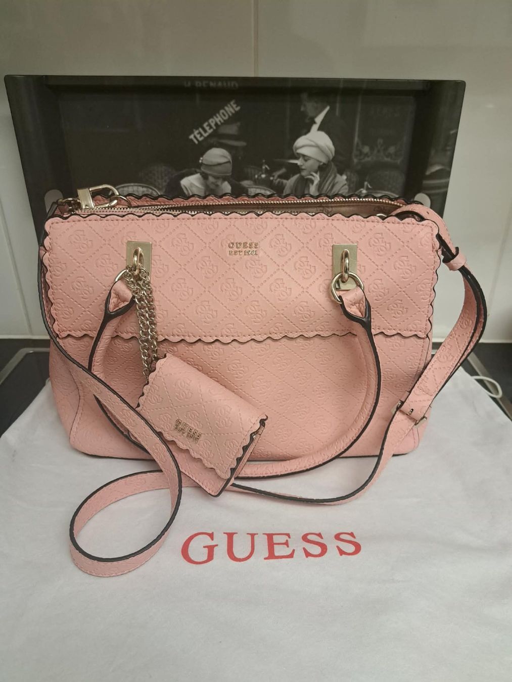 Guess Borse da donna: Umhängetasche Guess Rosa – Nuovo (secondo la descrizione) da Sisseln AG venduto da schenk-figuren
