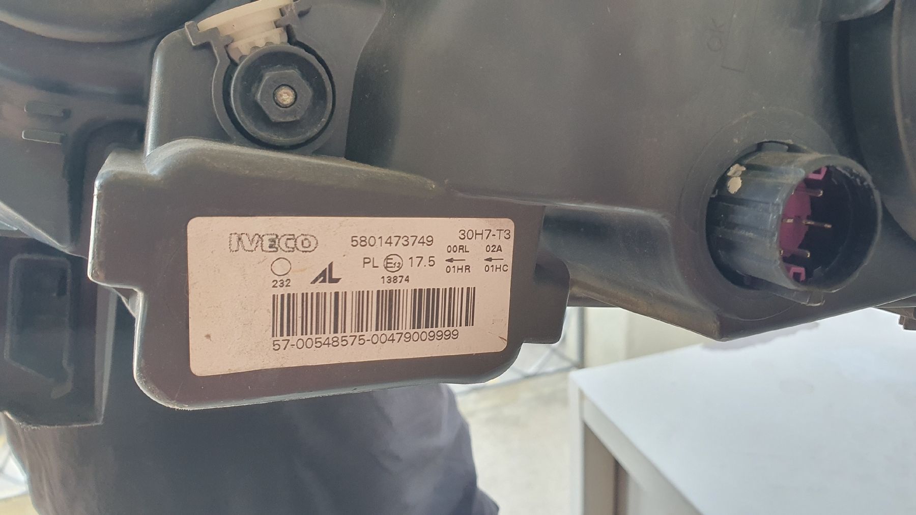 Iveco Fari: IVECO Scheinwerfer rechts – Usato da Kerzers venduto da Hemingway_Motors 2