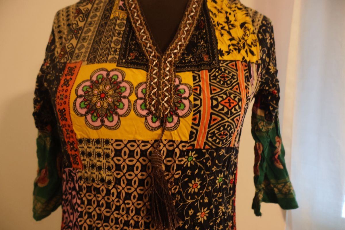 Robes: Kleid Patchwork-Stil bunt Grösse gebraucht – Neuf (Voir description) à Bösingen par ash_jnn8 1