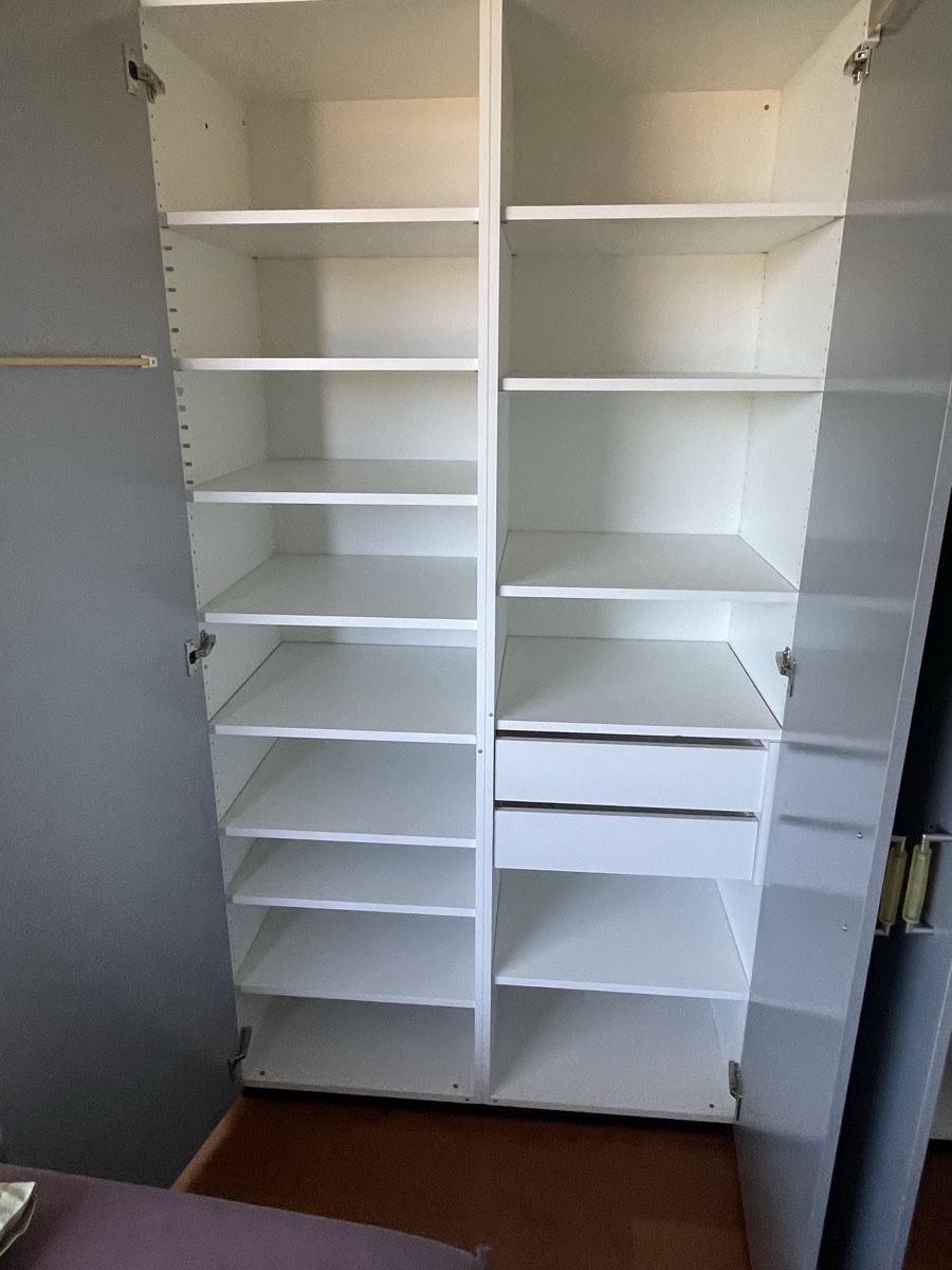 Armadi: Silbriger Schrank 3 türig – Usato da Münsingen venduto da lar_98wg 2