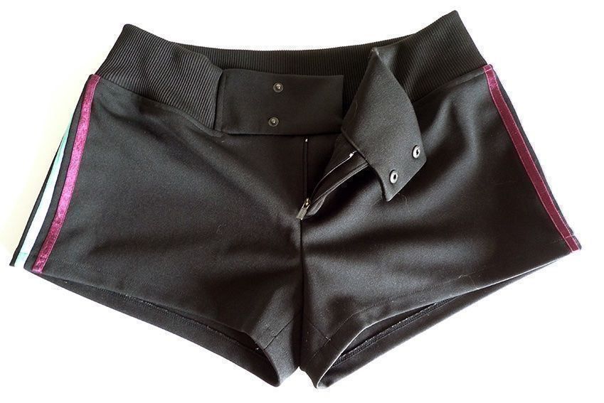 Pantaloni: Y-3 Shorts – Nuovo (secondo la descrizione) da Zürich venduto da Supetar 5